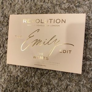 Revolution Palette